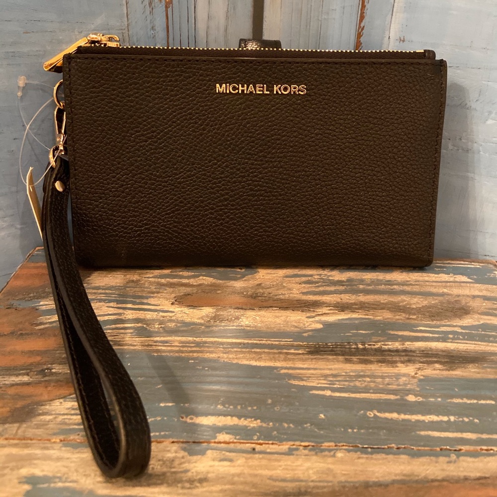 Michael Kors wallet. Black leather. ***NWT***